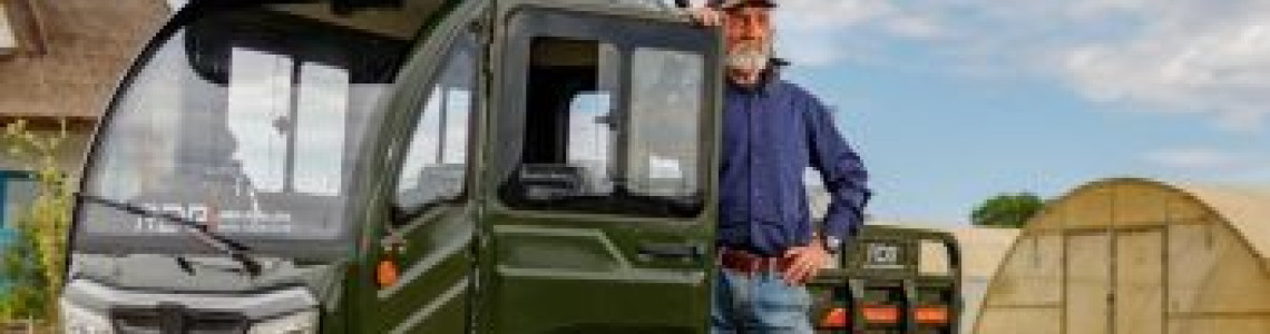 Tricicluri cu benă și cabină